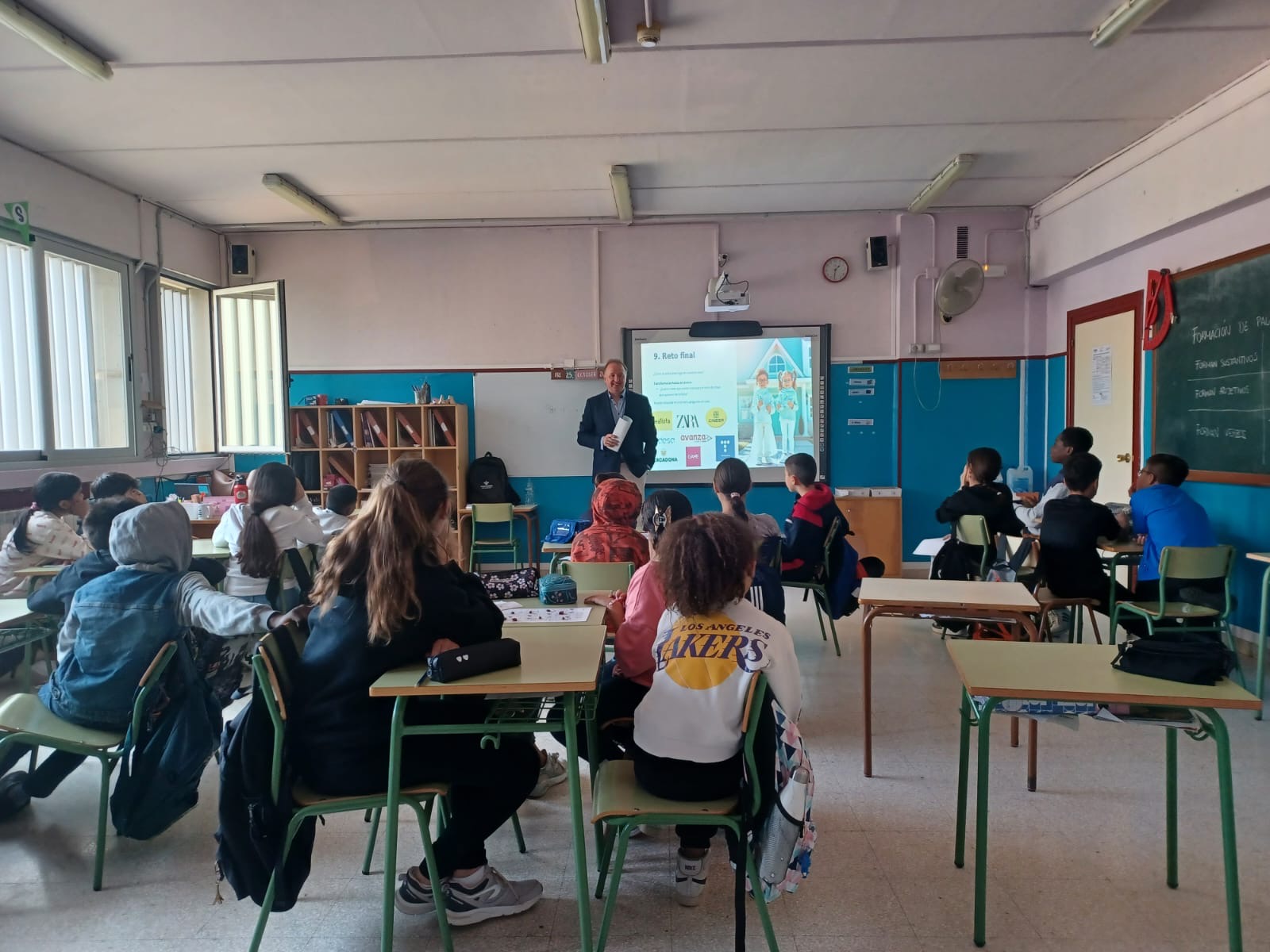 TALLER MANEJA TU DINERO, CONTROLA TU FUTURO